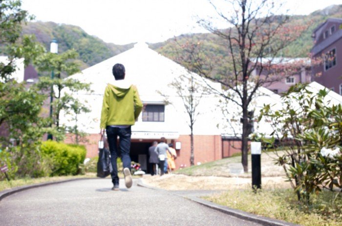 工場へ向かう。